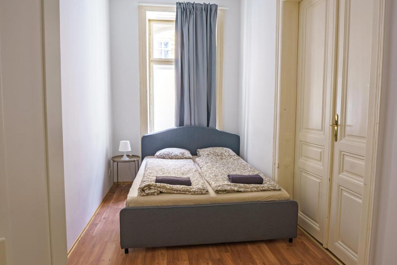 Apartment 1090 *